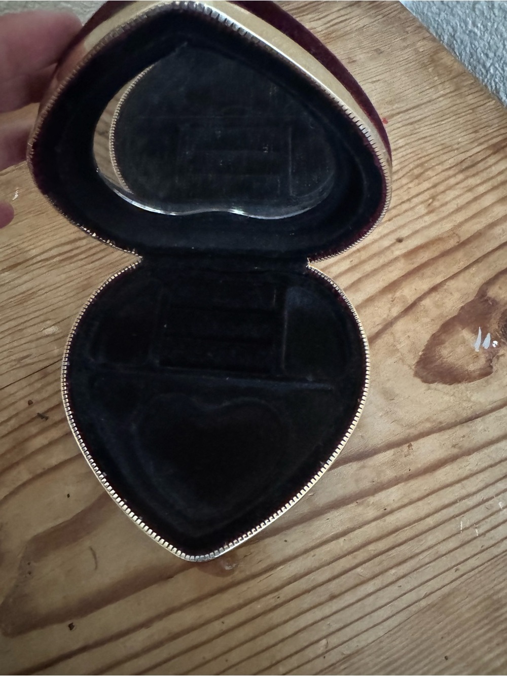 Velvet Heart Cosmetic box - Deep Burgundy
